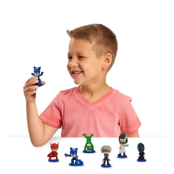 : PJ Masks 7-piece Collectible Figure Set, Kids Toys for Ages 3 up damaged box - Picture 2 of 6